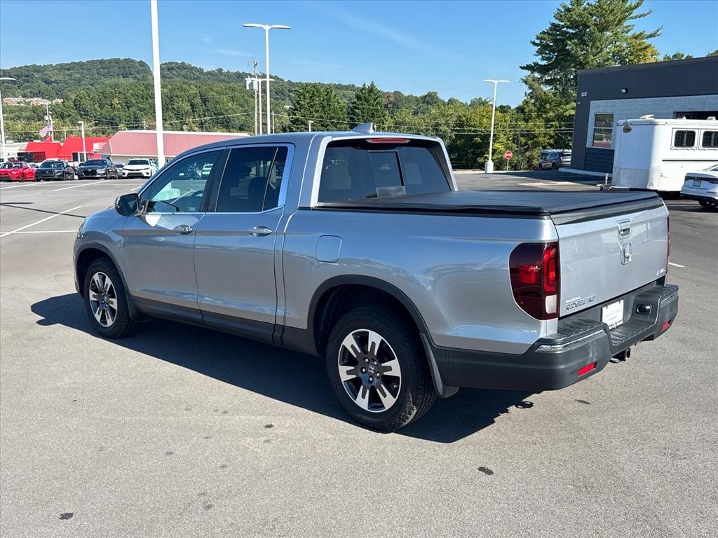 Certified Used 2019 Lunar Silver Metallic Honda RTL image 4