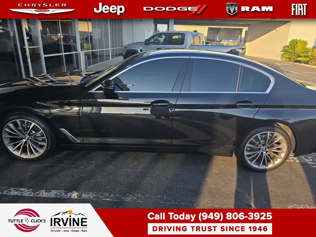 Used 2021 Black Sapphire Metallic BMW 530i image 3