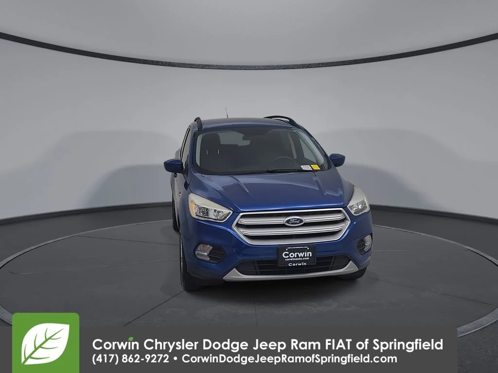 Used 2018 Blue Ford SE image 4