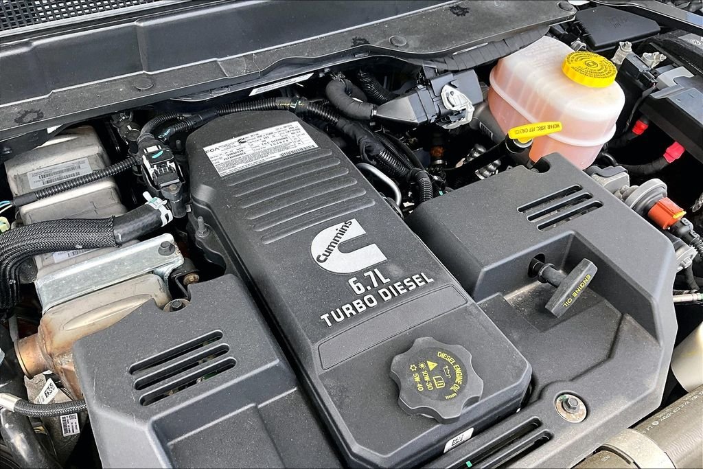 New 2024 Ram 3500 Tradesman 4D Crew Cab