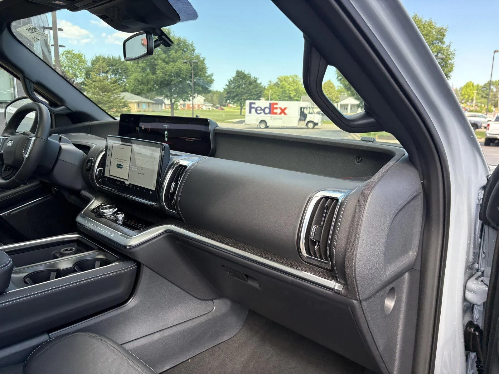 New 2026 Glacier Gray Metallic Tri-Coat Ford Platinum® image 25
