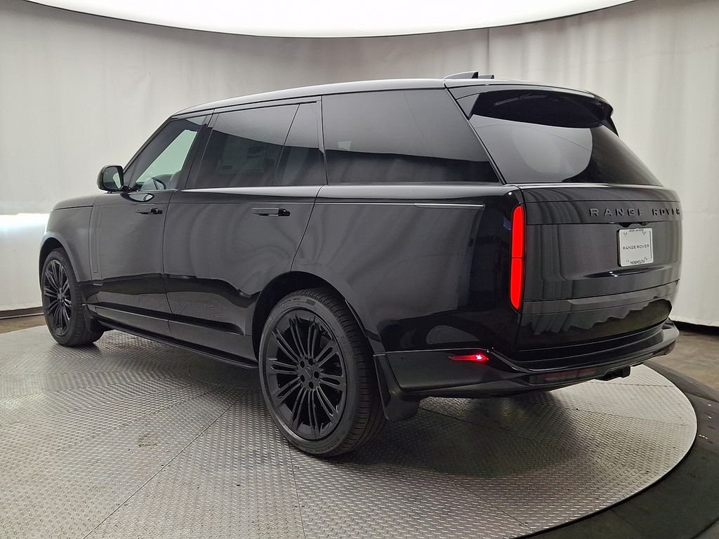 New 2026 Santorini Black Land Rover SE image 4