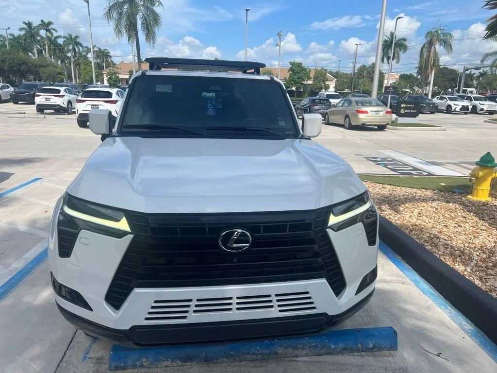 Certified Used 2024 EMINENT WHITE PEARL Lexus 550 Luxury image 6