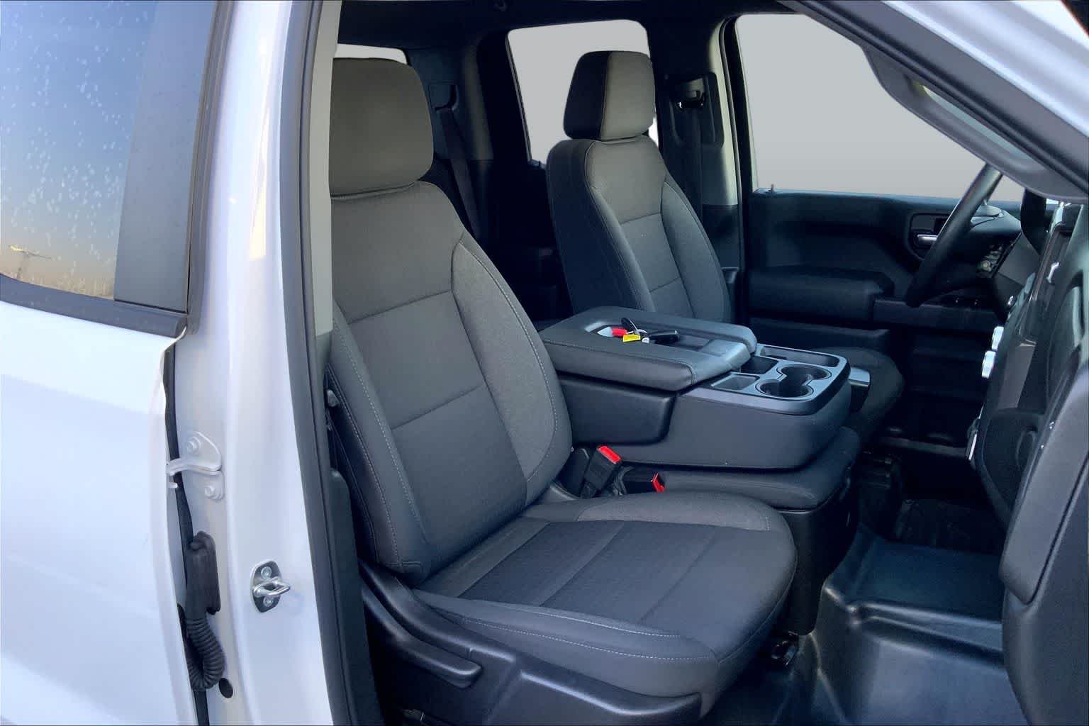 Used 2024 Summit White GMC Pro image 9