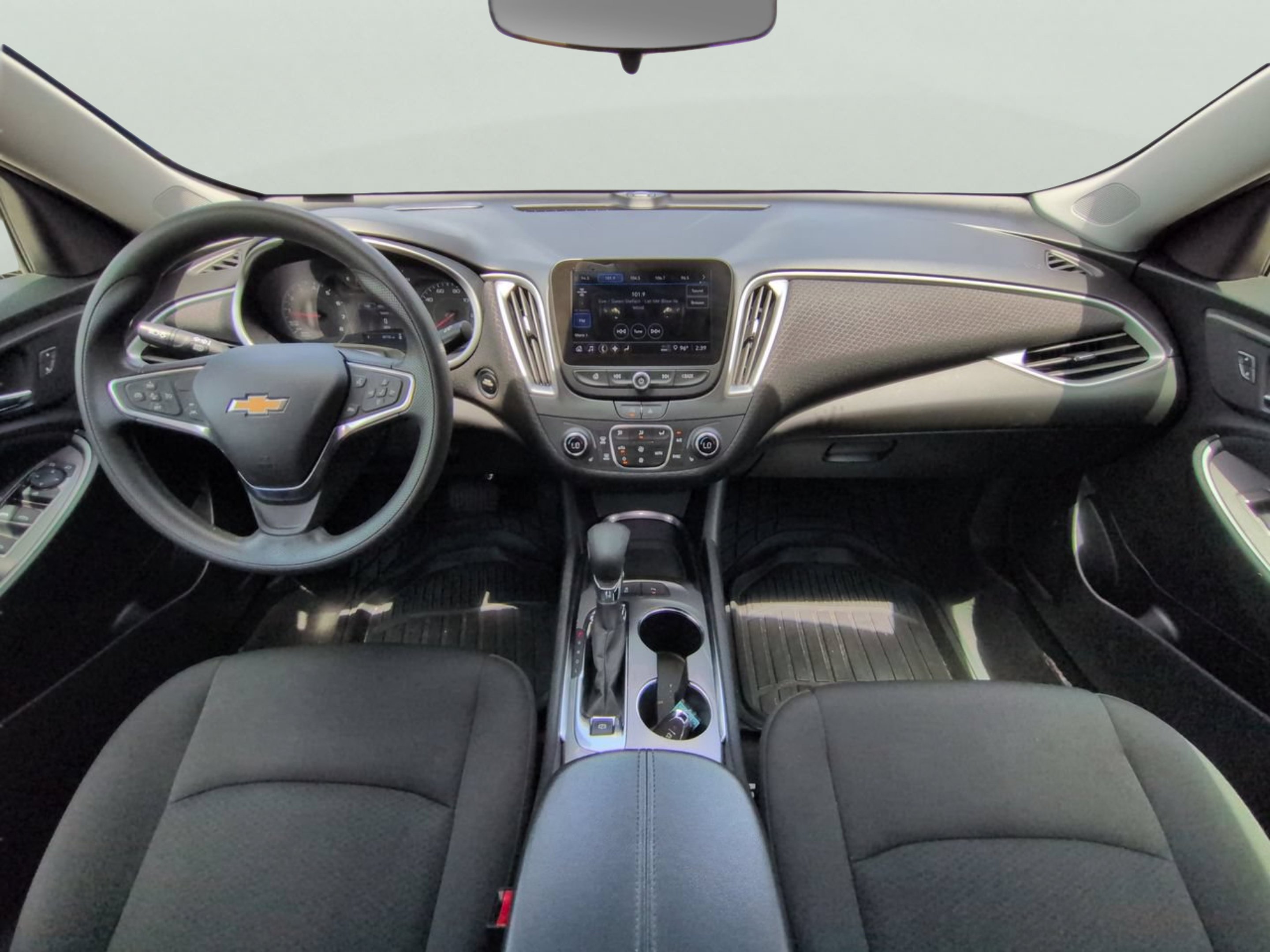 Used 2024 Sterling Gray Metallic Chevrolet LT image 15
