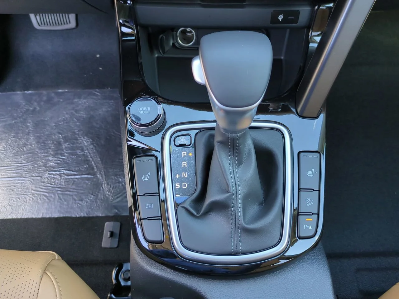 New 2026 Fusion Black Kia EX image 21