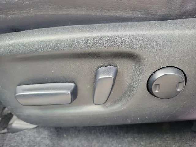 2017 Toyota RAV4 Limited - Photo 22