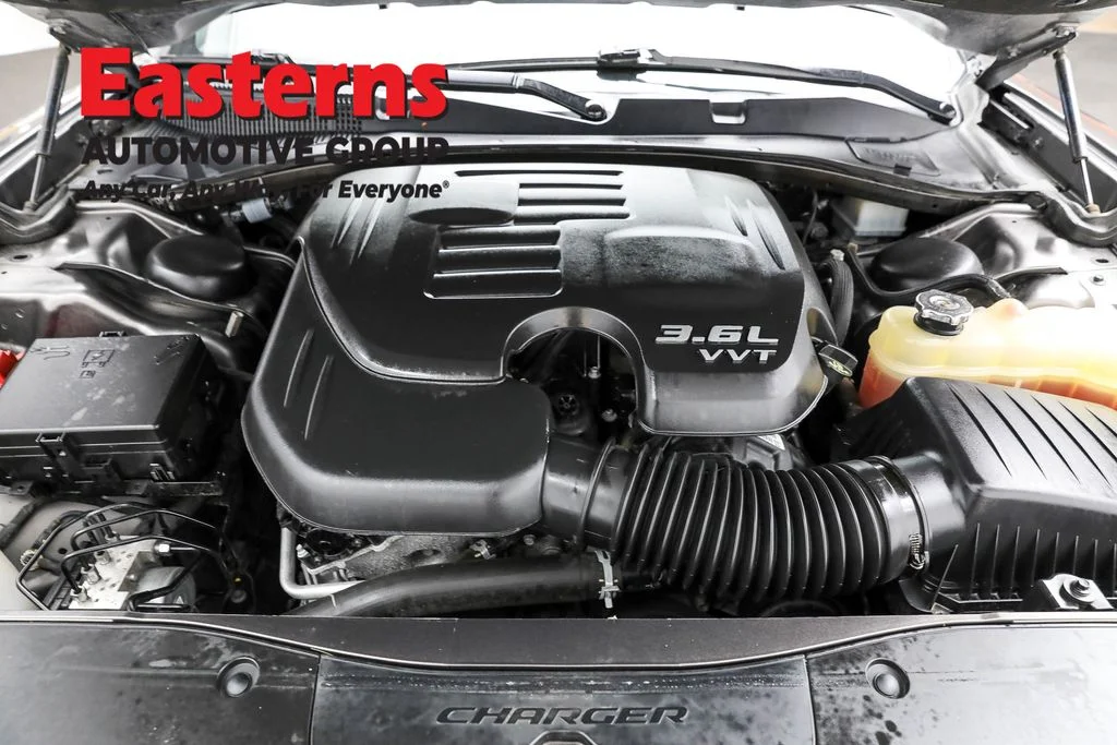 Used 2022 Gray Dodge SXT image 7