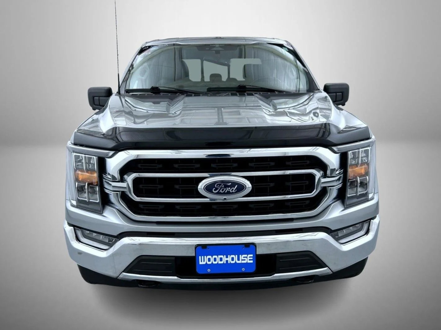 Used 2023 Silver Ford XLT image 2