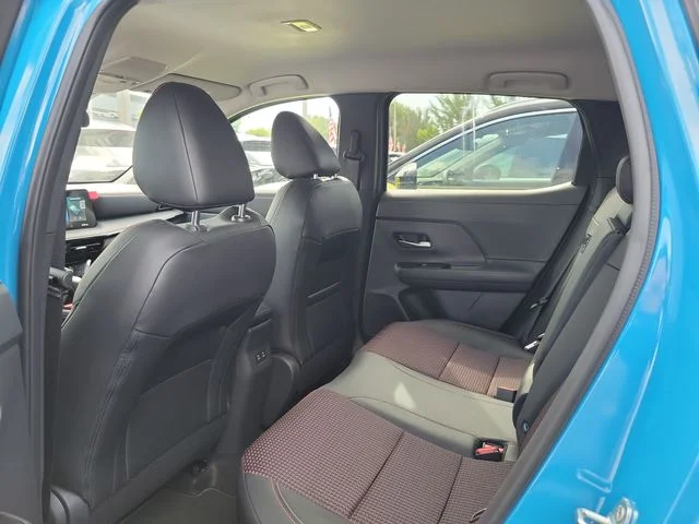 New 2026 Arctic Ice Blue Metallic / Super Black Two-tone Nissan SR image 9