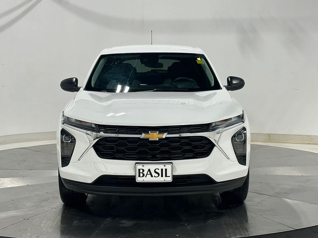Used 2024 White Chevrolet LS image 8
