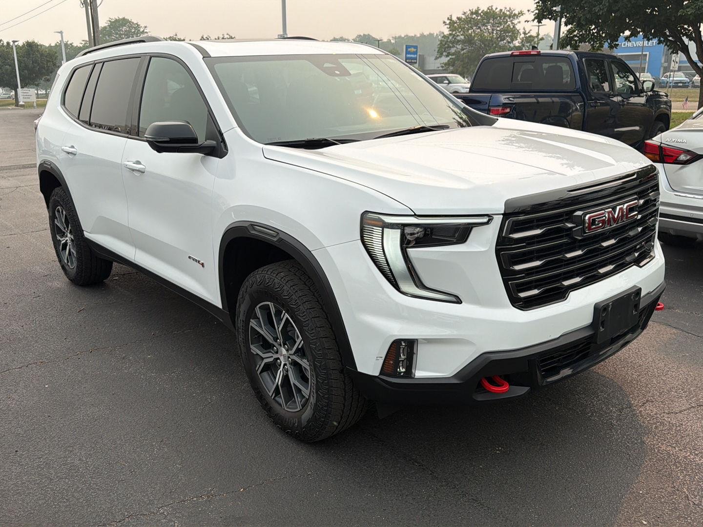 Used 2025 Summit White GMC AWD AT4 image 3