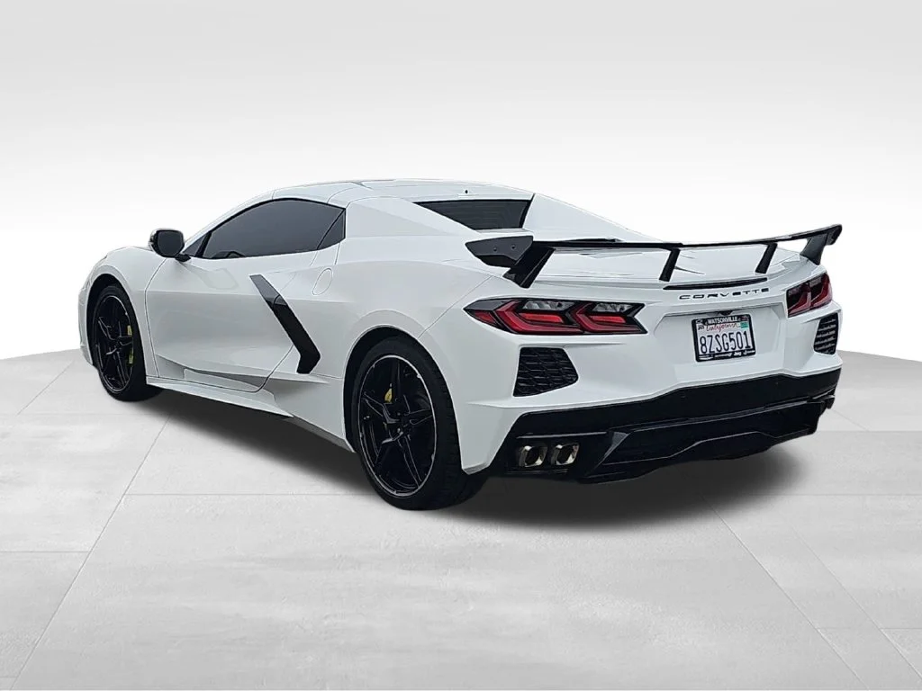 Used 2022 White Chevrolet Stingray image 5