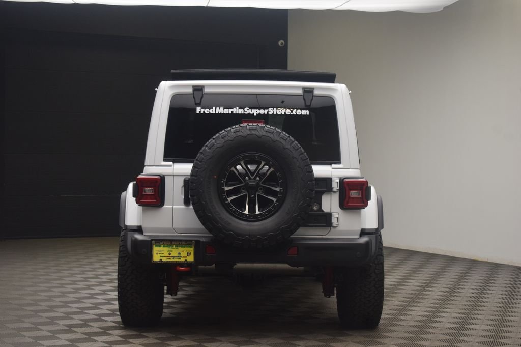 New 2026 Bright White Clear-Coat Exterior Paint Jeep Rubicon X image 14