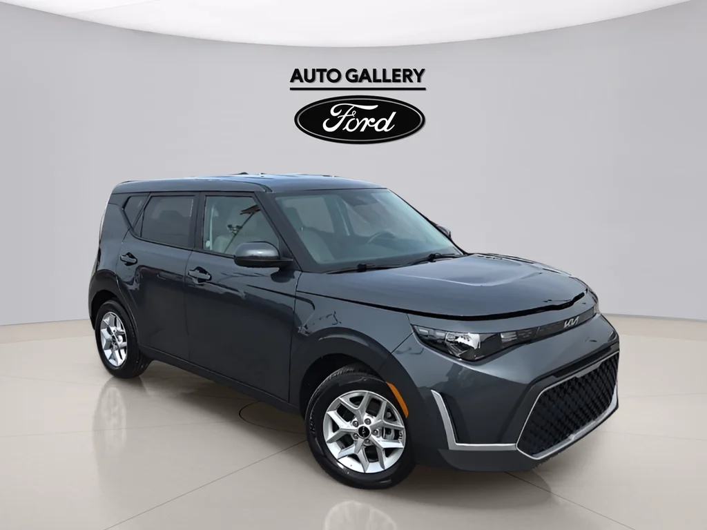 Used 2025 Gravity Gray Kia S image 3