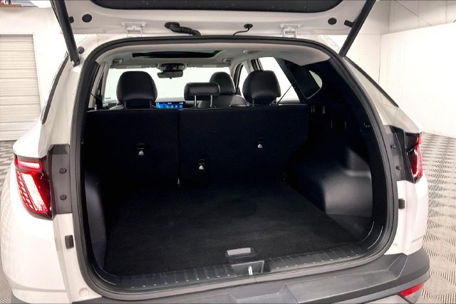Used 2025 Serenity White Pearl Hyundai SEL Convenience image 39
