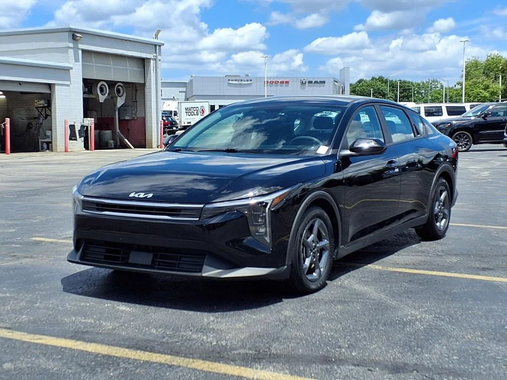 Used 2025 Kia K4 LXS with VIN 3KPFT4DE8SE117382 for sale in Kansas City