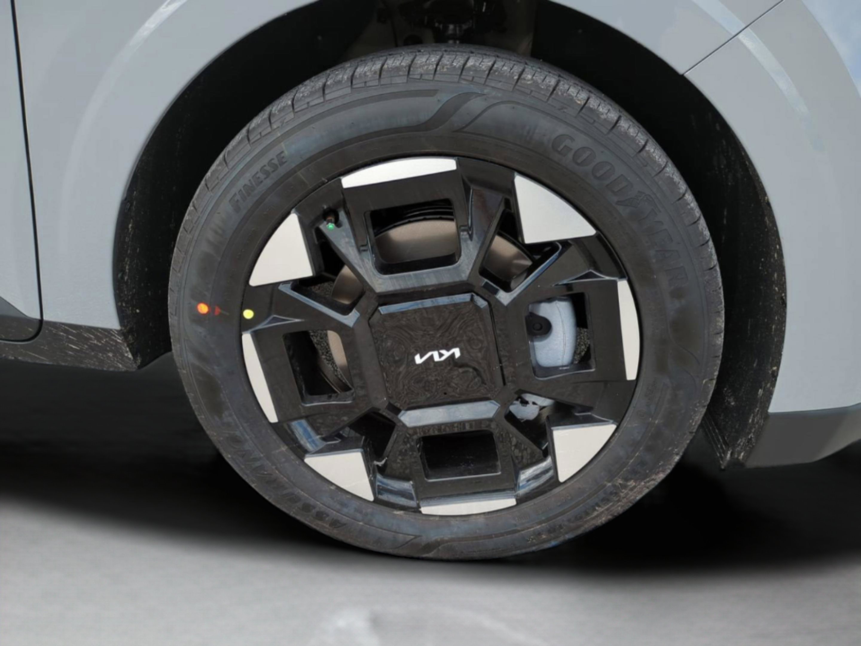 New 2026 Ceramic Silver Kia EX image 12