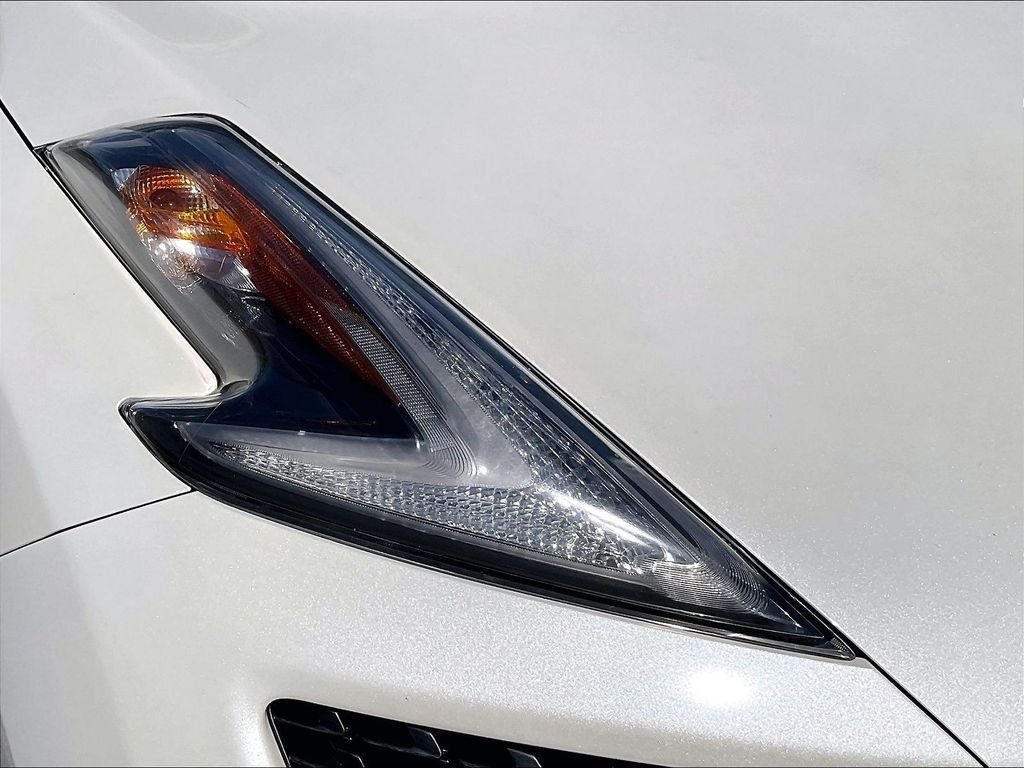 Used 2016 White Nissan SV image 29