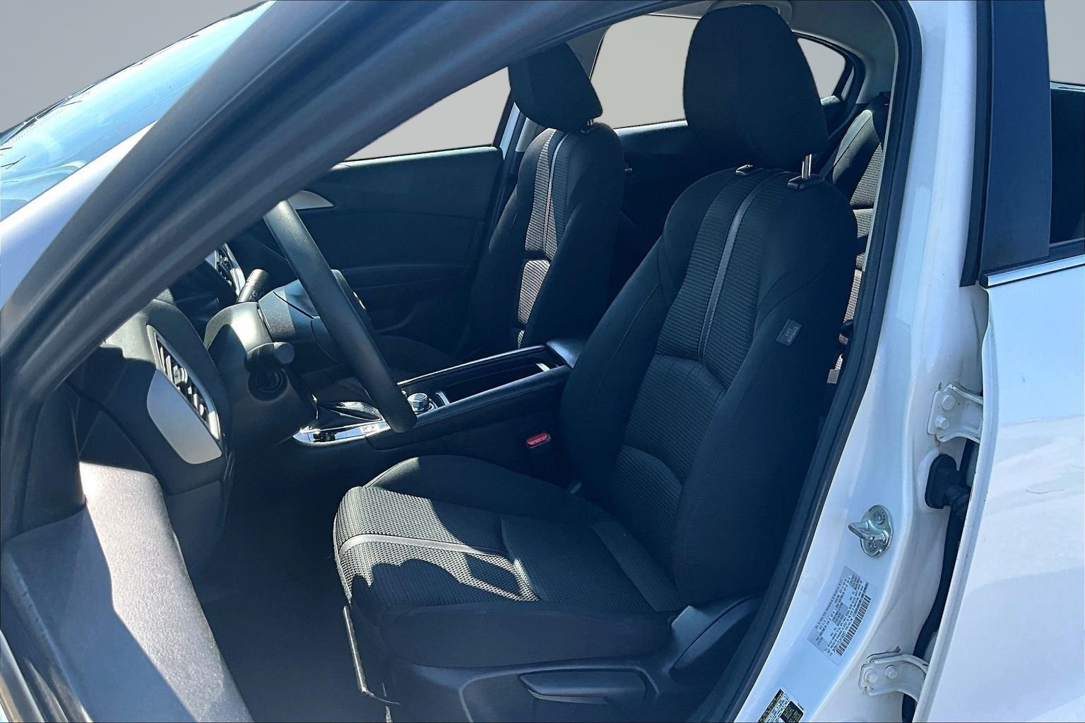 Used 2018 White Mazda Sport image 20