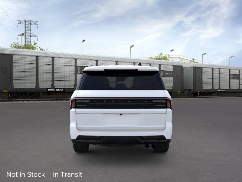 New 2026 Pristine White Metallic Tri-Coat Lincoln Reserve image 5