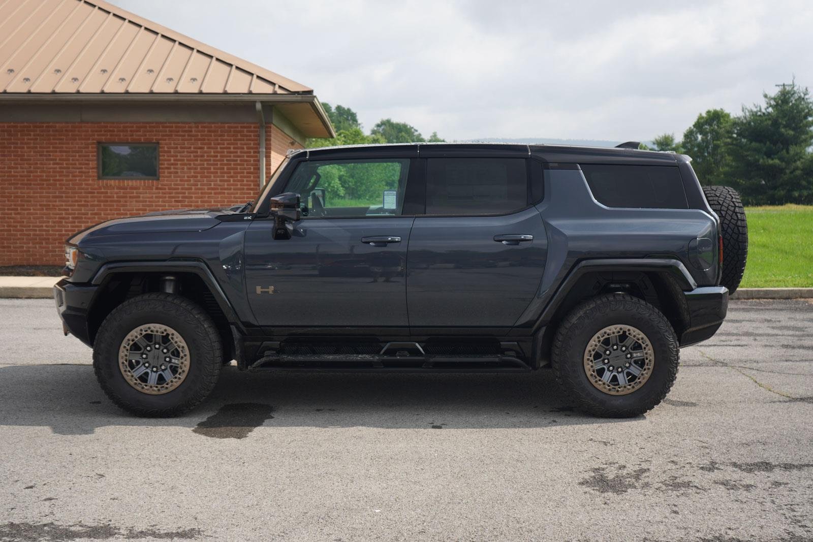 New 2025 Graphite Blue Metallic GMC 2X image 6