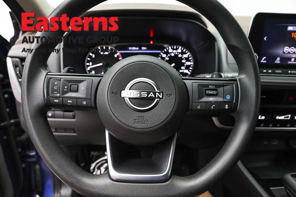 Used 2023 Blue Nissan SV image 10