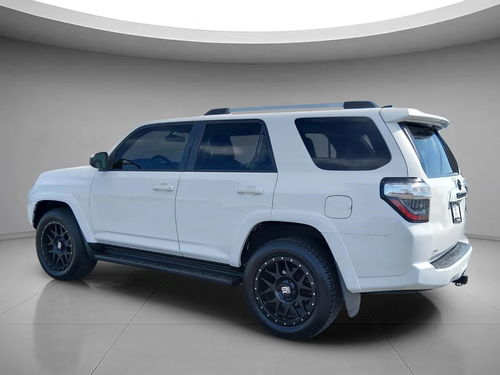 Used 2019 Super White Toyota SR5 image 3