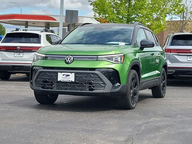 New 2026 Green Volkswagen 1.5T SE Black image 4