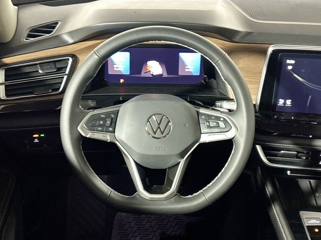 New 2026 Silver Mist Metallic Volkswagen 2.0T SE w/Technology image 13