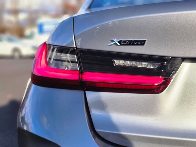 2026 BMW 3 Series 330i - Photo 9