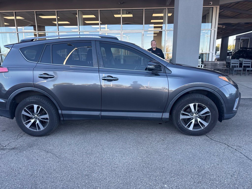 Used 2018 Magnetic Gray Metallic Toyota XLE image 2
