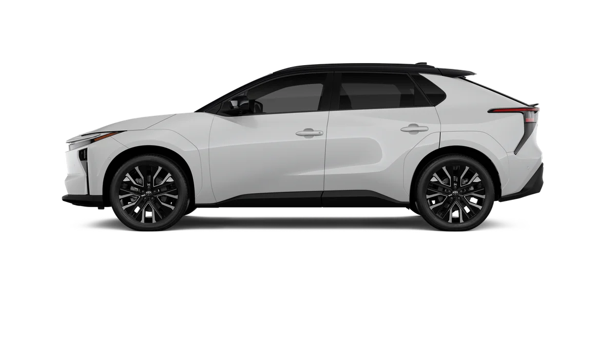 New 2026 Wind Chill Pearl with Midnight Black Metallic roof Toyota Limited image 5
