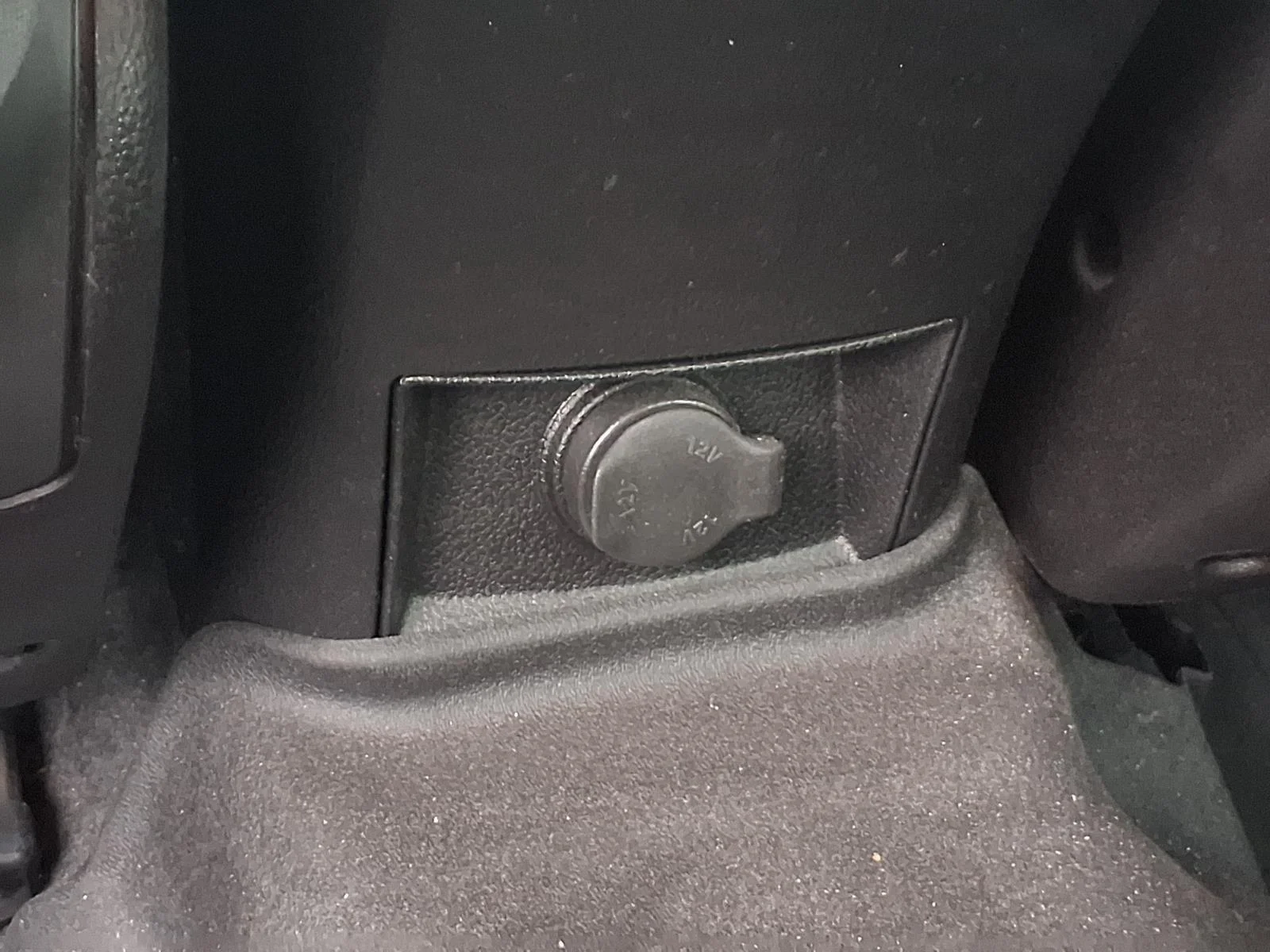 Used 2014 Silver Ice Metallic Chevrolet 1LT image 19