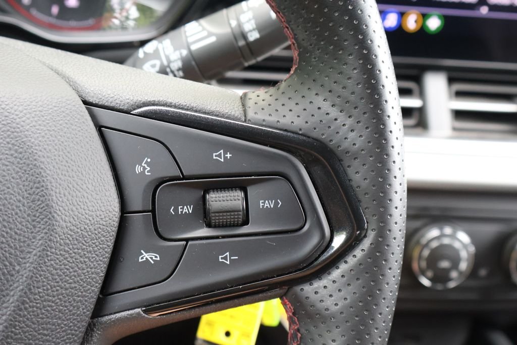 Used 2024 Green Chevrolet 1RS image 31
