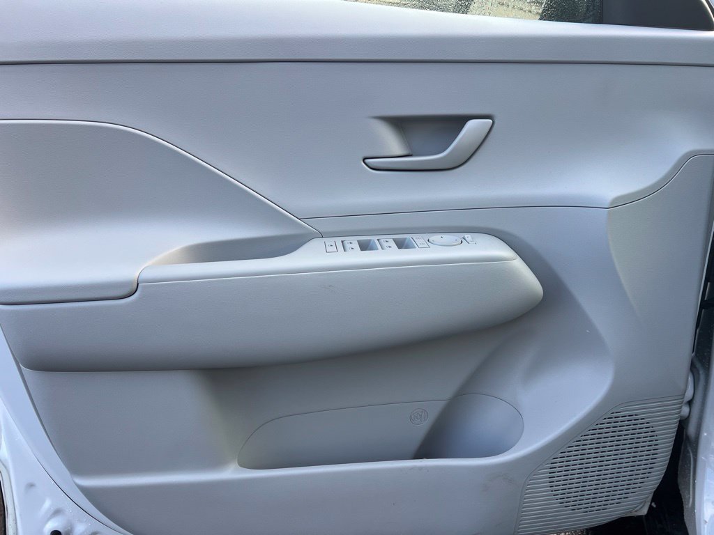 Certified Used 2025 White Hyundai SEL Convenience image 11
