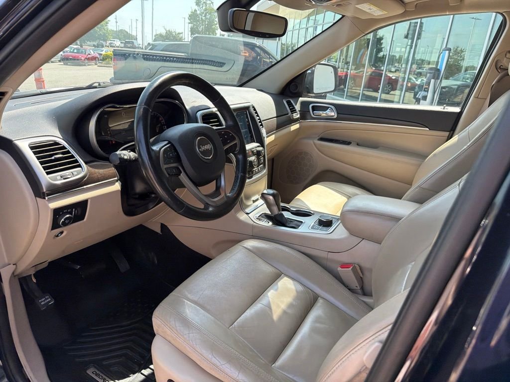 Used 2018 Blue Jeep Limited image 16