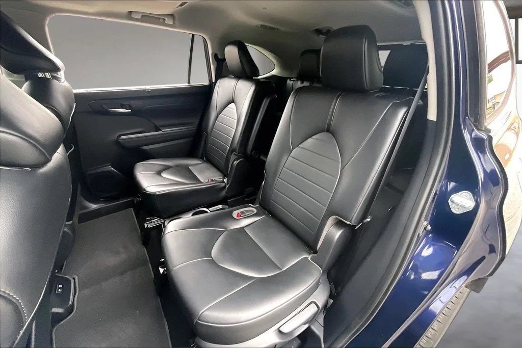 Used 2021 Blue Toyota XLE image 22