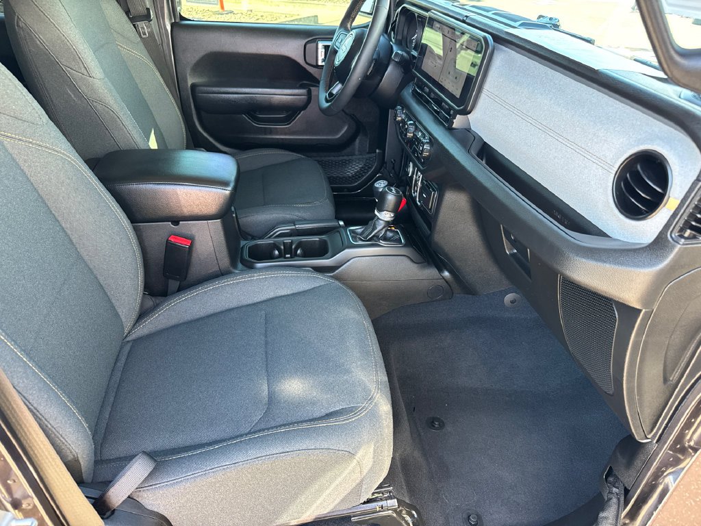 Used 2024 Gray Jeep Sport S 4xe image 17