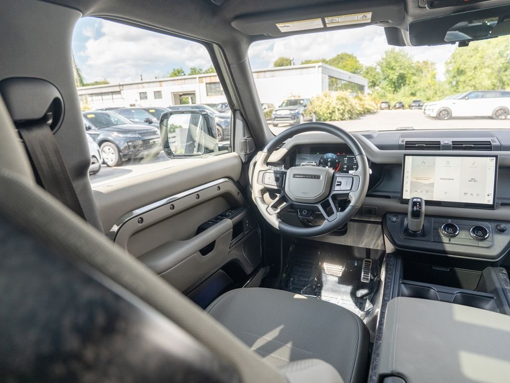 2025 Land Rover Defender Octa Edition One - Photo 19
