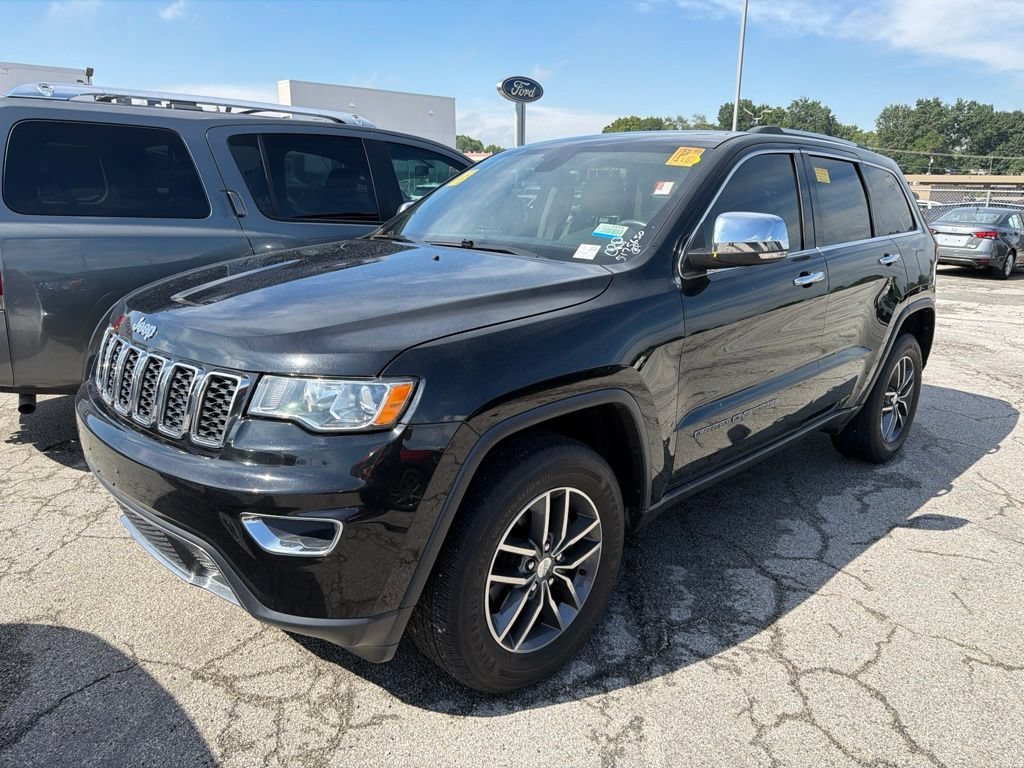 Used 2018 Diamond Black Jeep Limited image 1