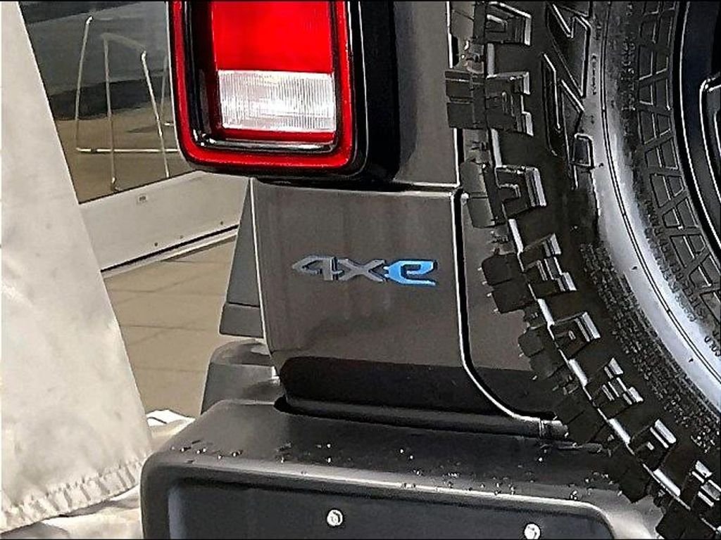Used 2024 Granite Crystal Metallic Clearcoat Jeep Willys 4xe image 27