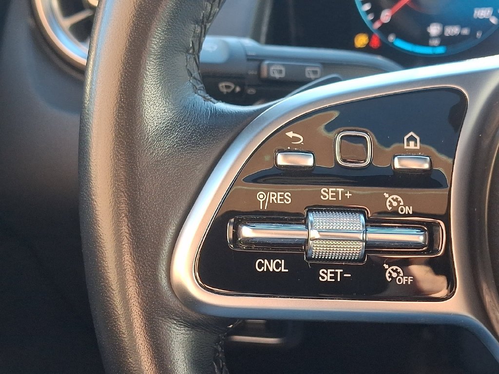 Certified Used 2023  Mercedes-Benz GLB 250 image 22