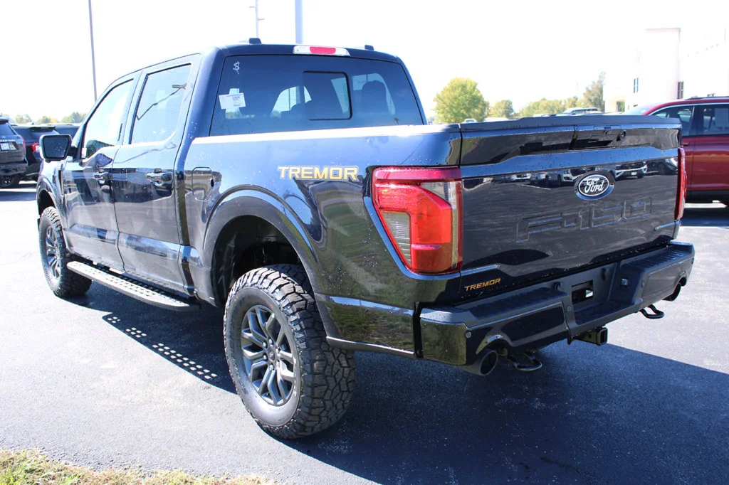 New 2026 Antimatter Blue Metallic Ford Tremor® image 9