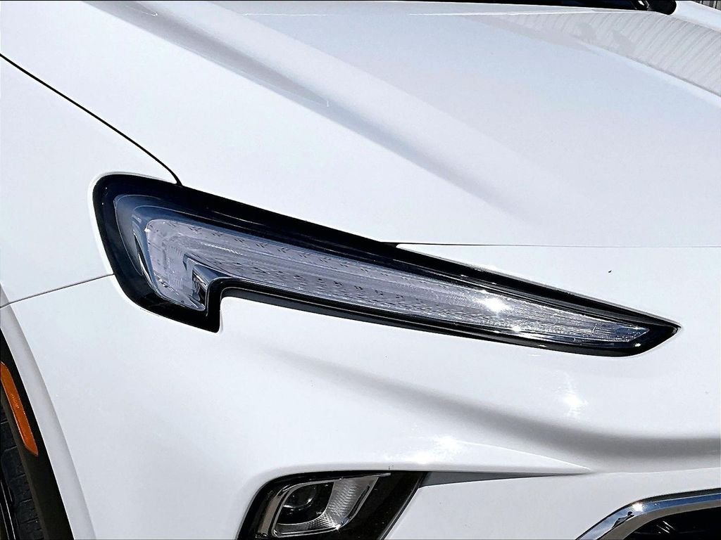 Used 2025 White Buick Preferred image 31