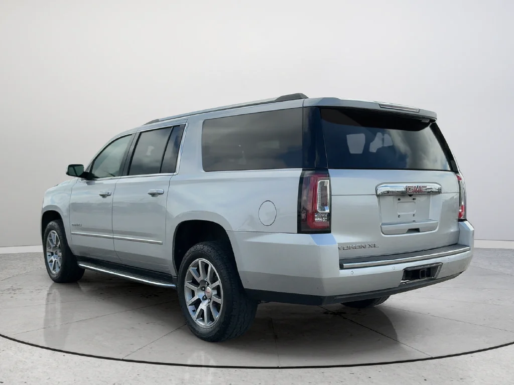Used 2020 QUICKSILVER METALLIC GMC Denali image 4