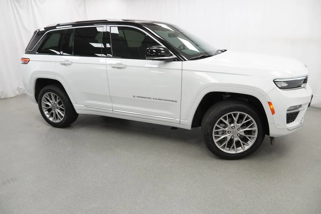 Certified Used 2022 White Jeep Summit image 10