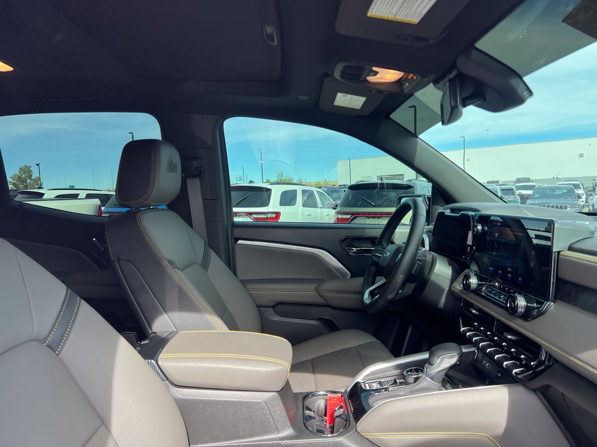 Used 2025 White Chevrolet ZR2 image 23