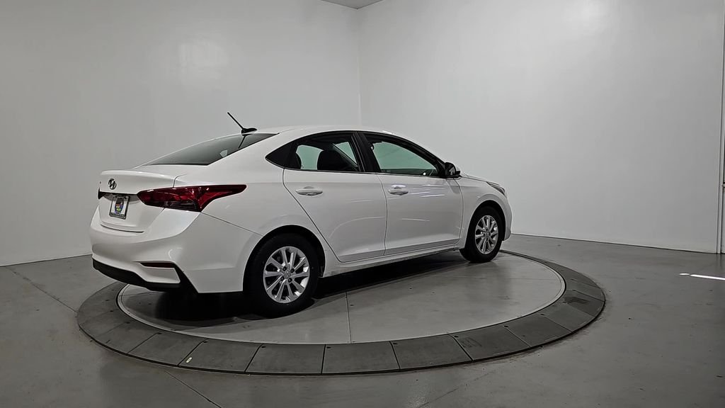 Used 2021 White Hyundai SEL image 5