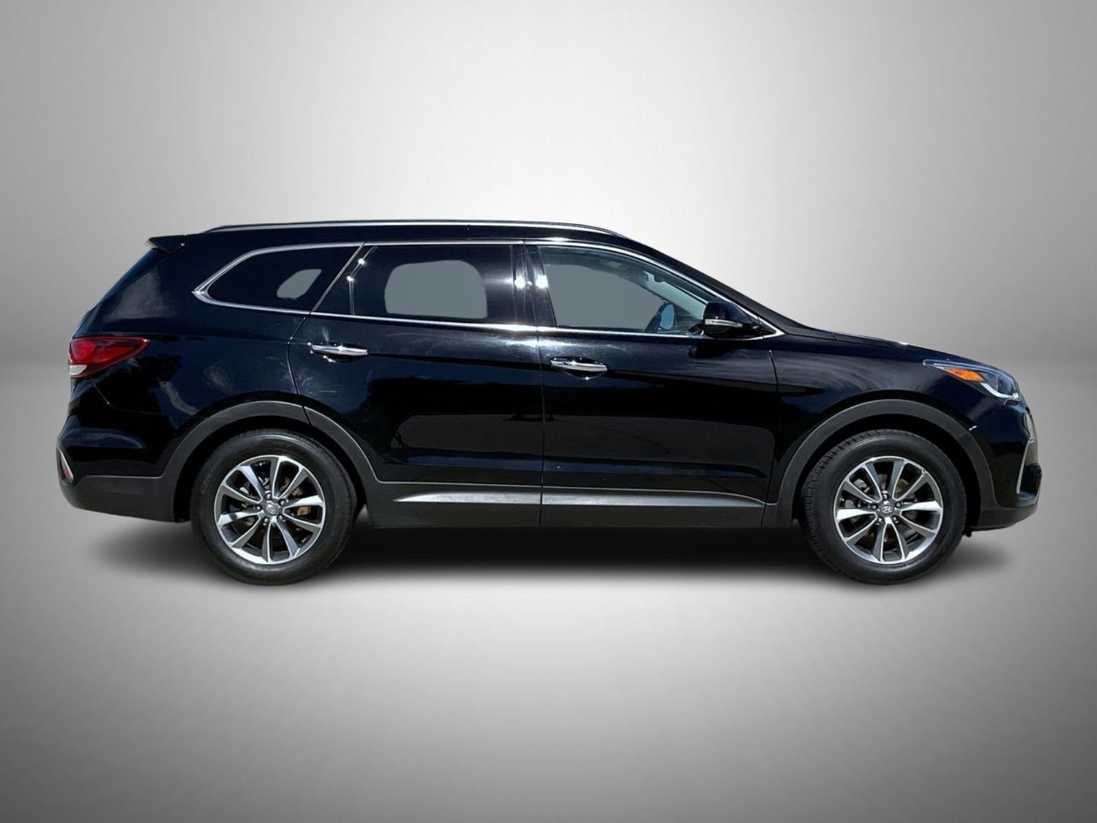 Certified Used 2019 Black Hyundai SE image 4